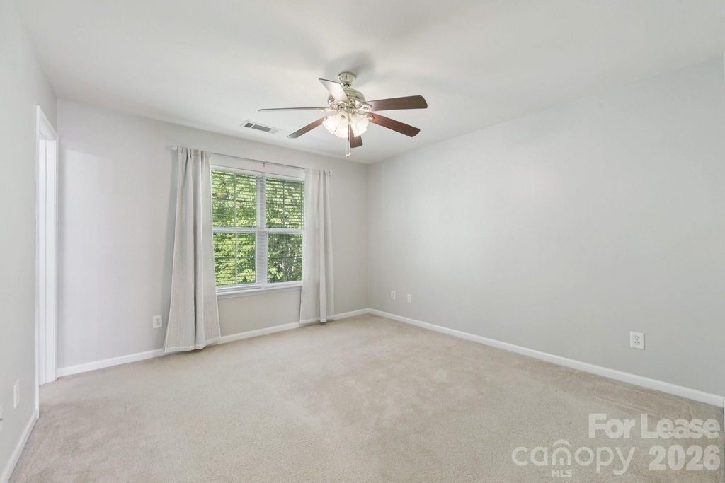 124 Clydesdale Court - Photo 17