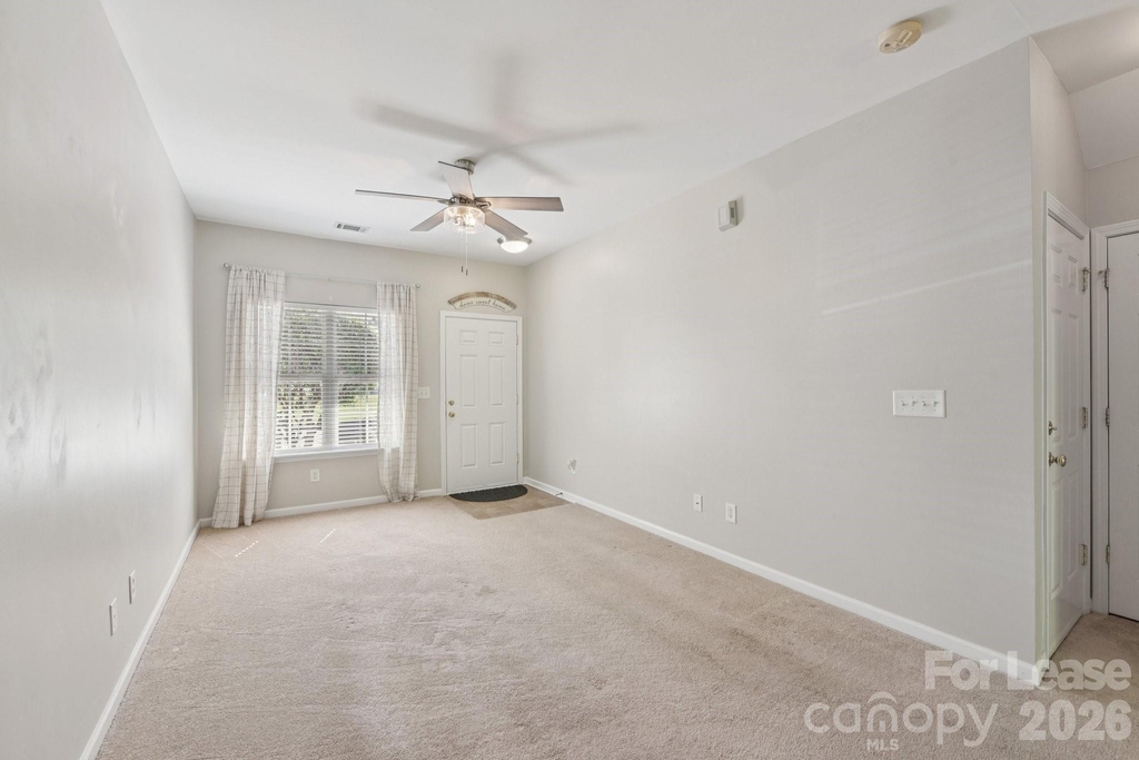 124 Clydesdale Court - Photo 3