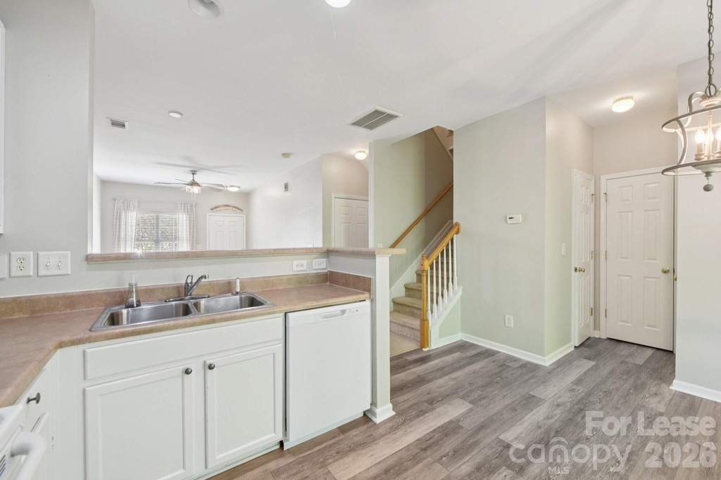 124 Clydesdale Court - Photo 9