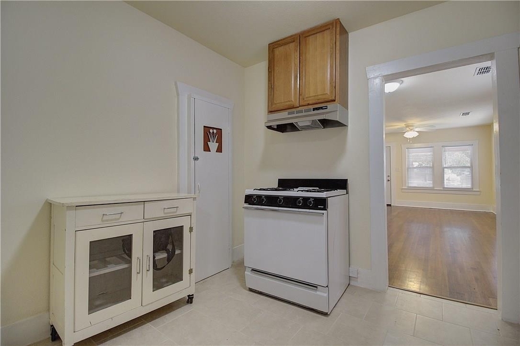 2703 Galvez Avenue - Photo 6