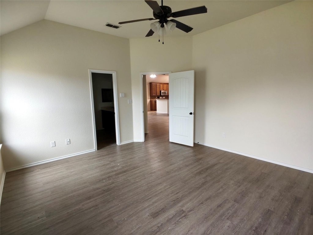 724 Valley Court - Photo 17