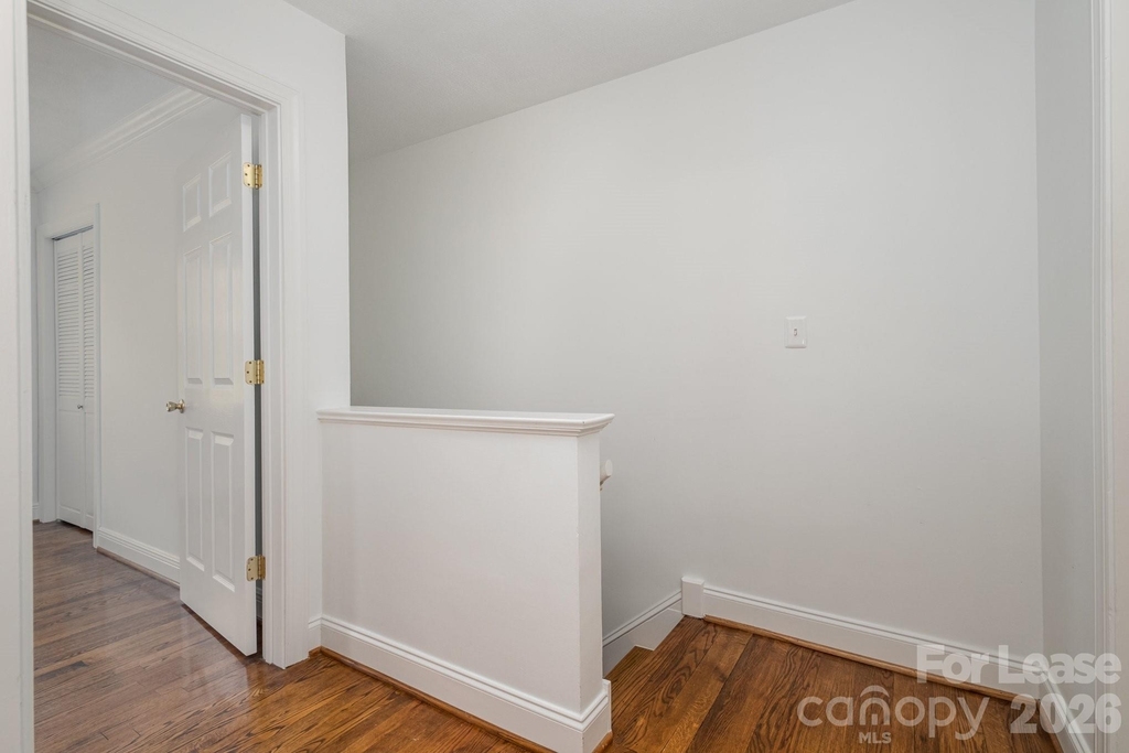 564 Wakefield Drive - Photo 10