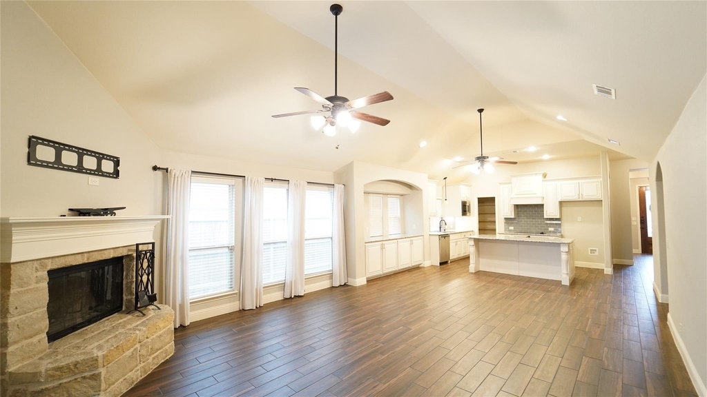 729 Paintbrush Court - Photo 2