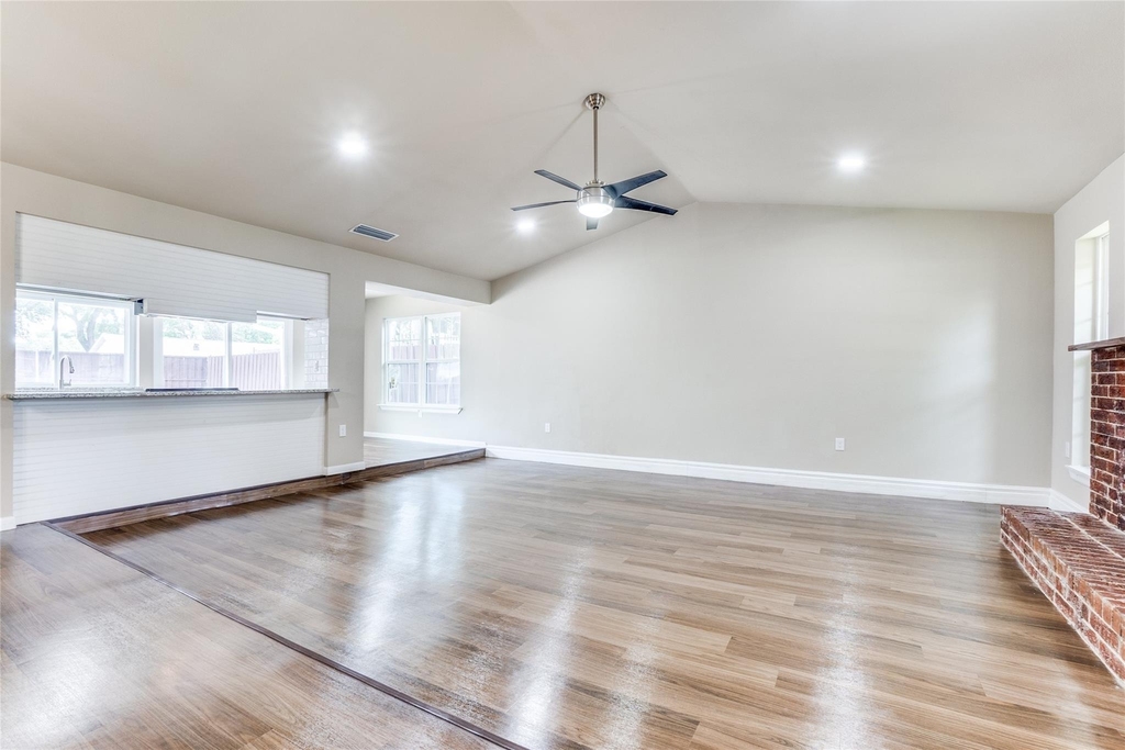 1904 Richland Drive - Photo 3