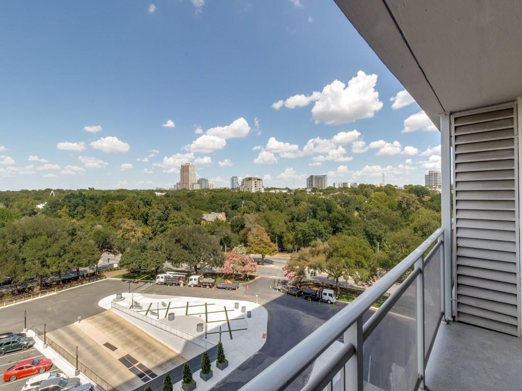 3883 Turtle Creek Boulevard - Photo 7