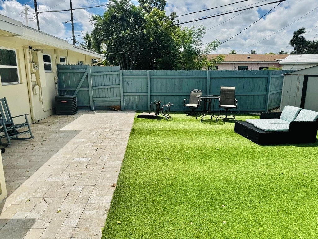 3701 Nw 4th Avenue - Photo 6