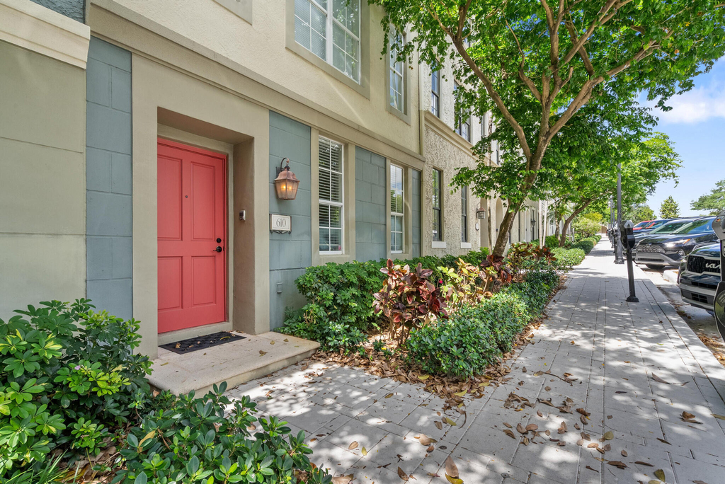 610 Fern Street - Photo 0