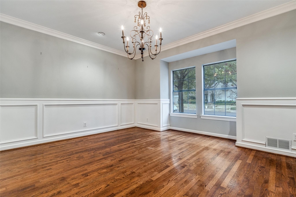 3514 Harvard Avenue - Photo 2