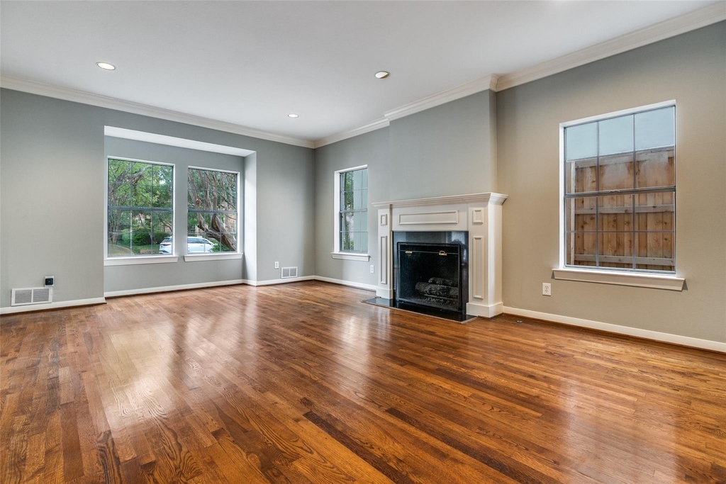 3514 Harvard Avenue - Photo 3