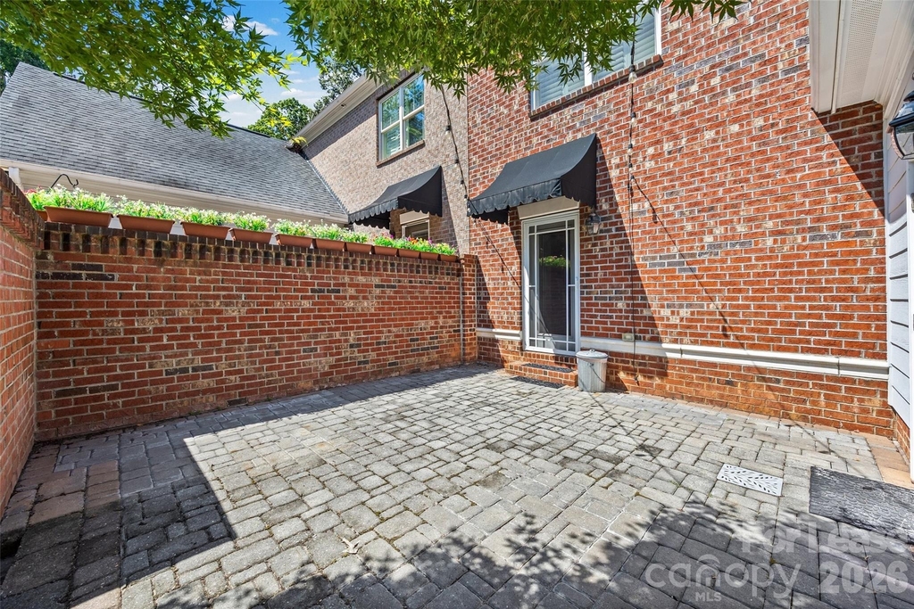 706 Kingsley Way - Photo 34