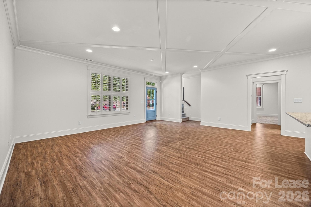 706 Kingsley Way - Photo 5