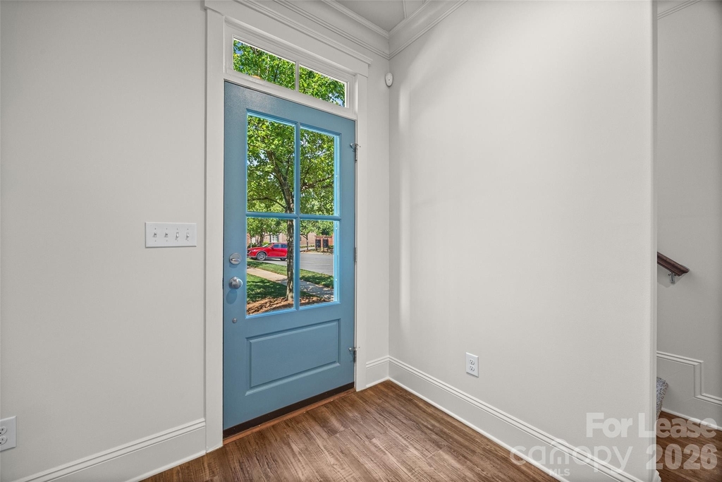 706 Kingsley Way - Photo 2