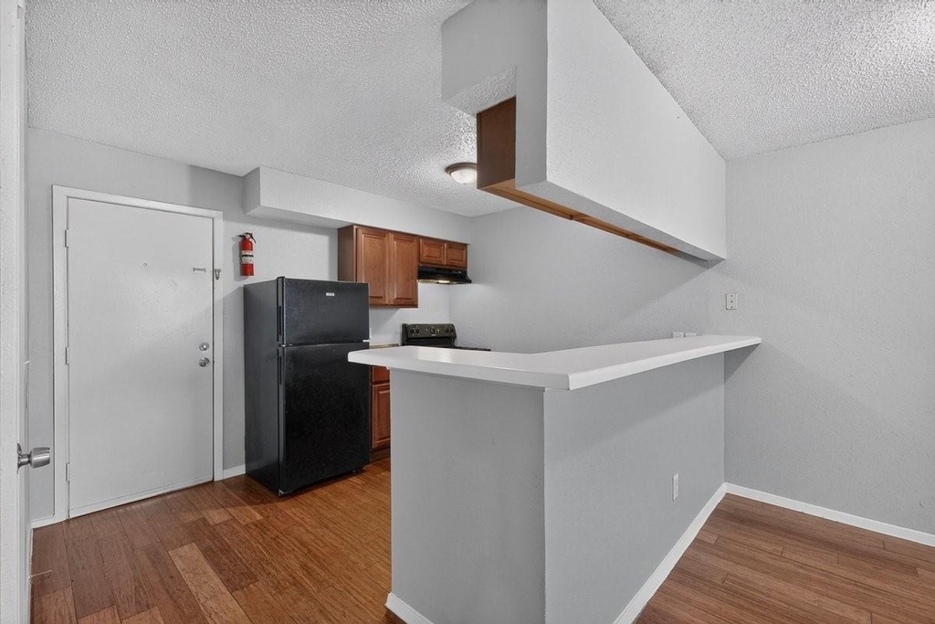 400 Raymond Street - Photo 11