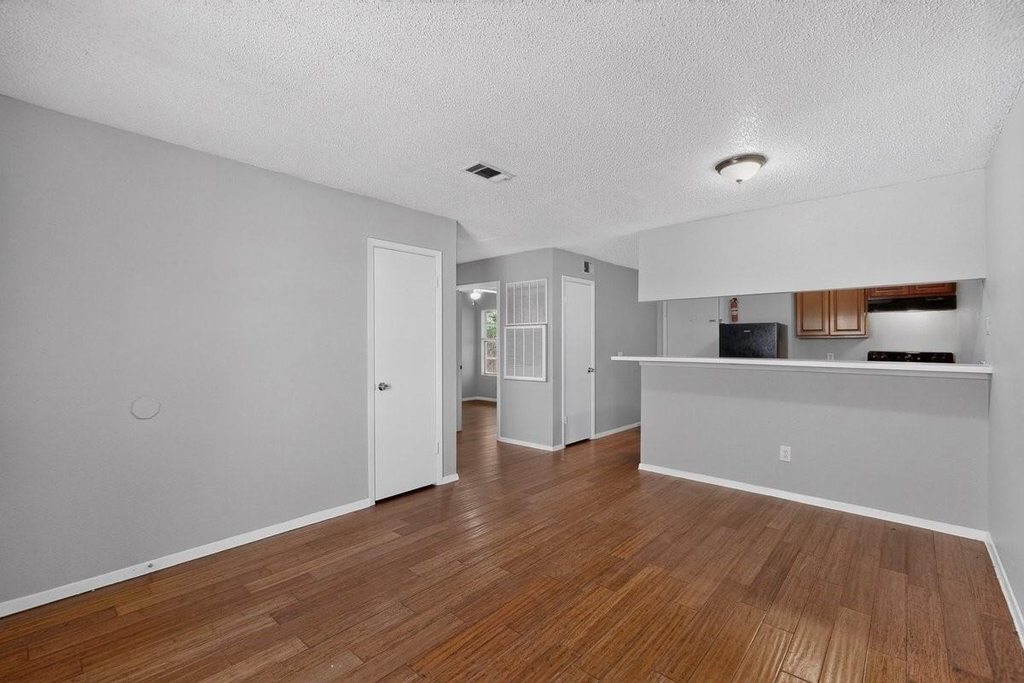 400 Raymond Street - Photo 4