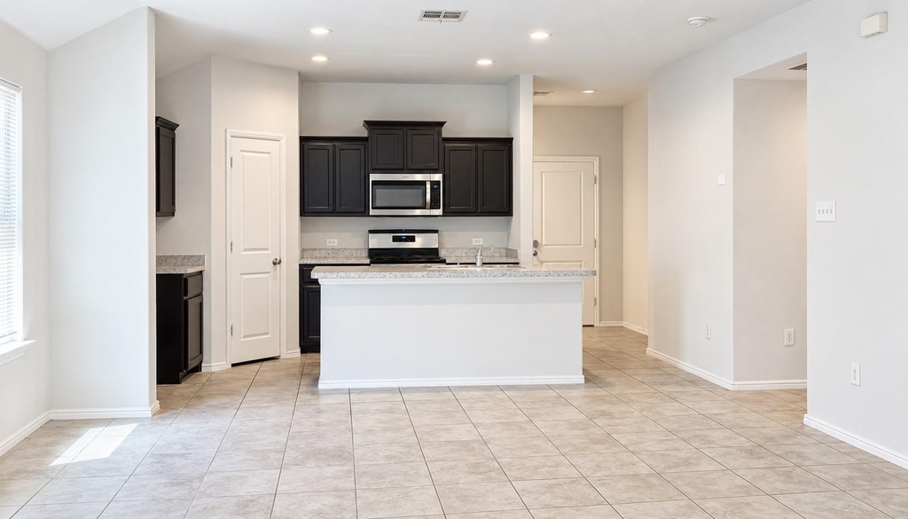 10333 Fort Croghan Trail - Photo 5