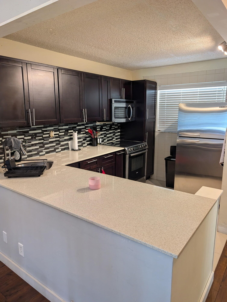 1801 Nw 75th Avenue - Photo 0