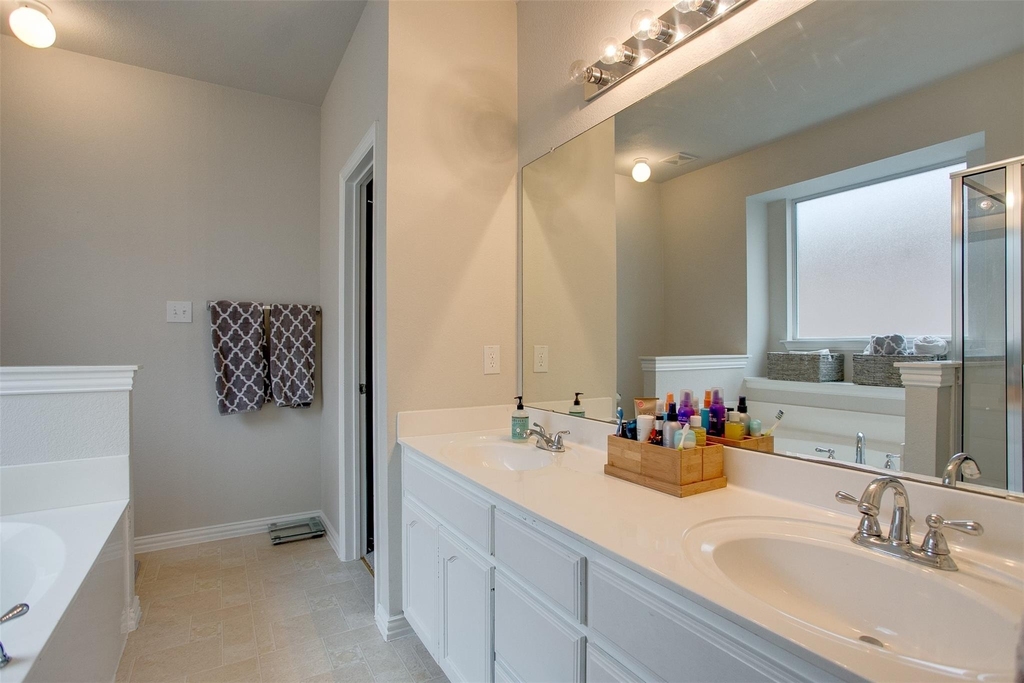 10228 Olivia Drive - Photo 18