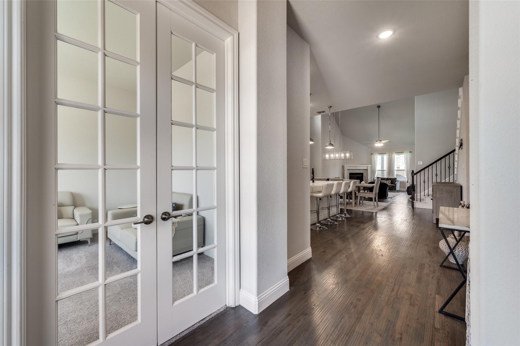 333 Foxthorne Way - Photo 1