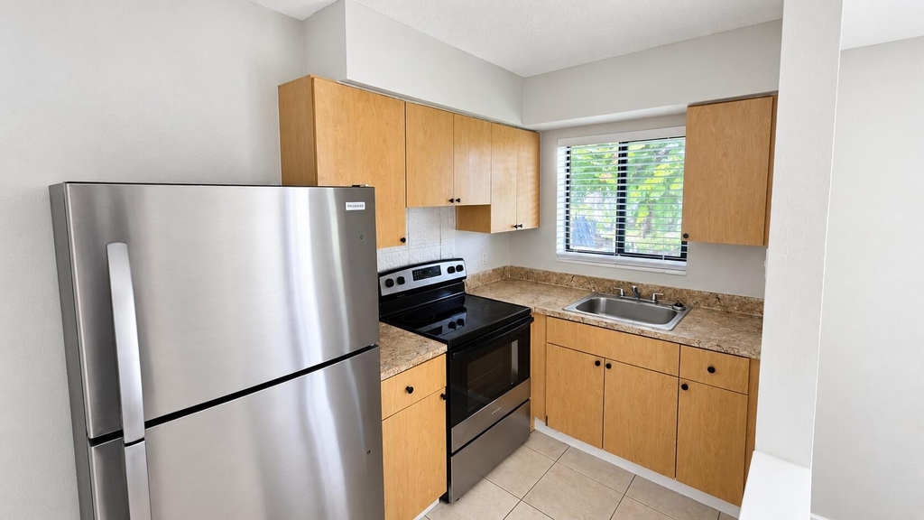 435 Nw 41st Street - Photo 3