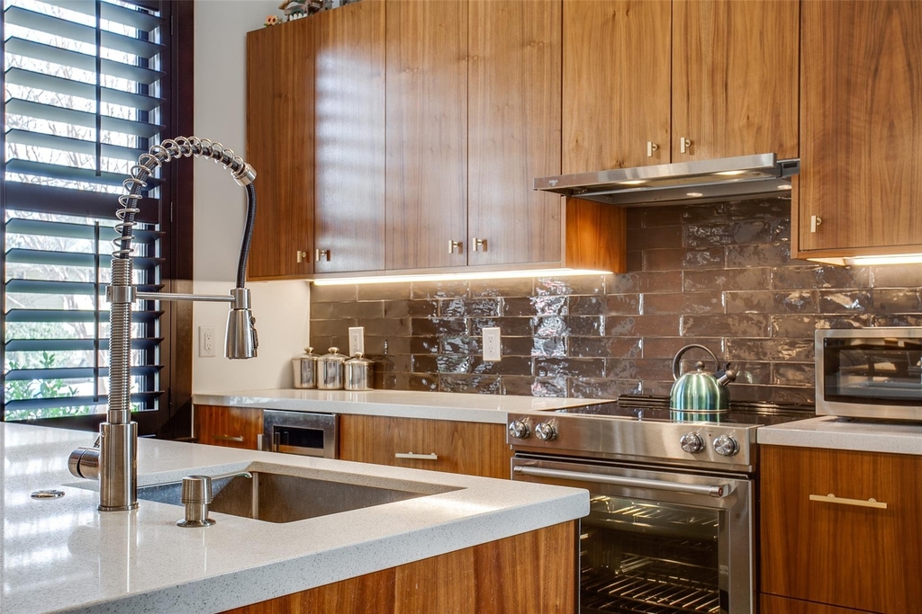 1038 Kings Highway - Photo 12