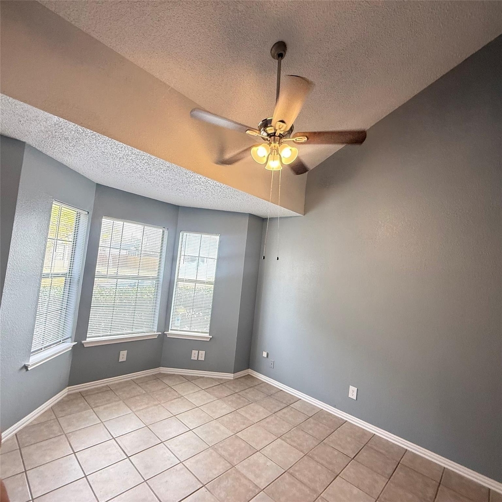 902 Binbrook Drive - Photo 7
