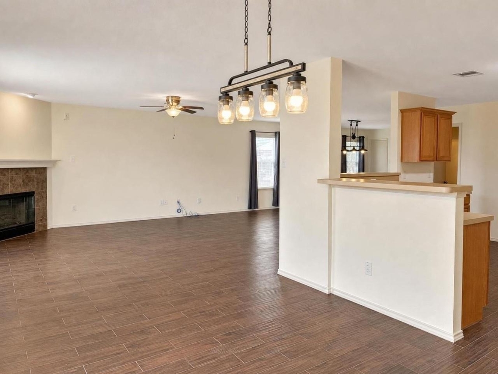 1621 Village Park Trail - Photo 8