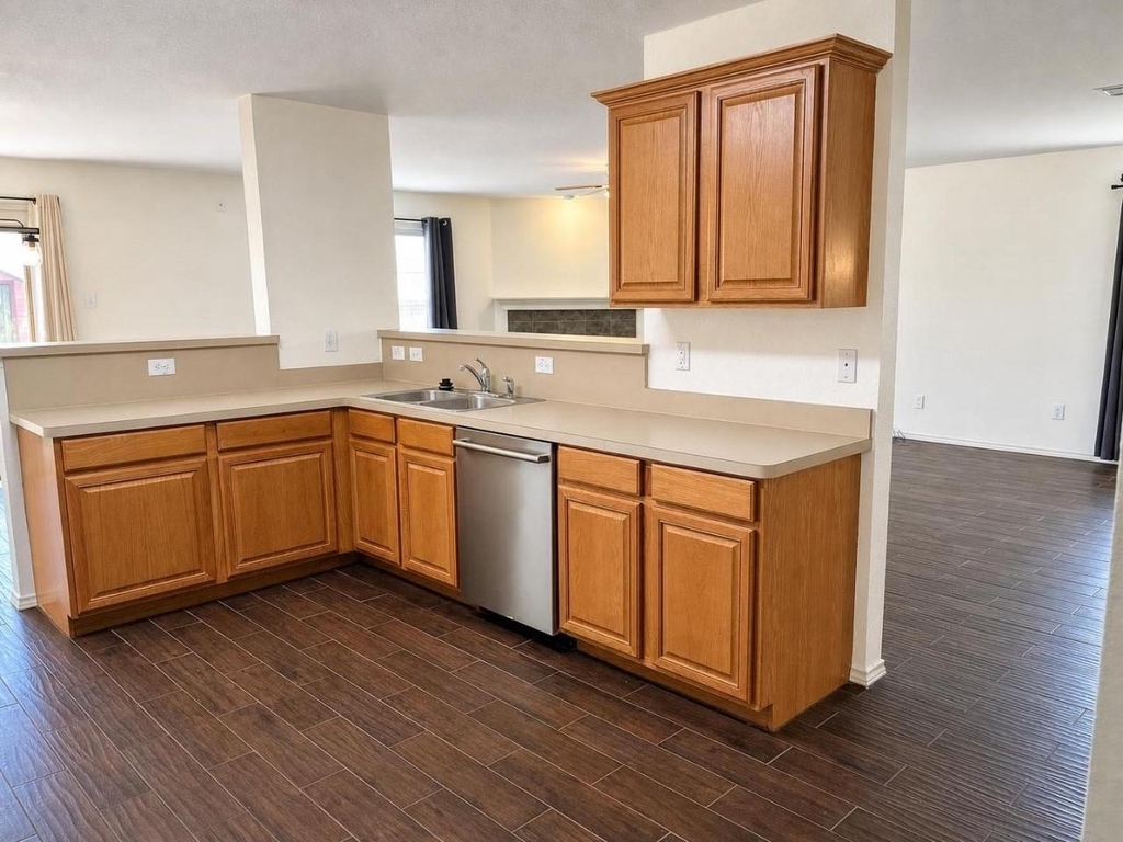 1621 Village Park Trail - Photo 7