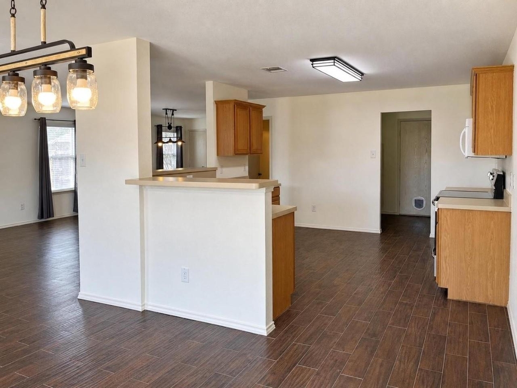 1621 Village Park Trail - Photo 9