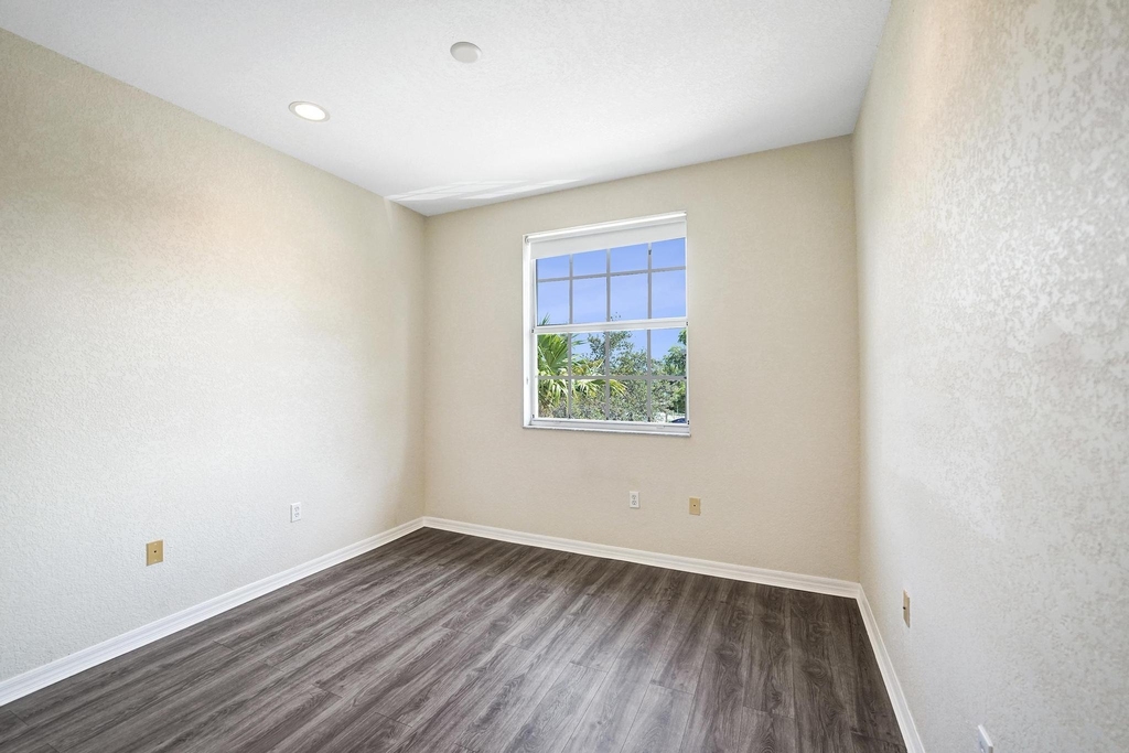 852 Nw 9th Street - Photo 44