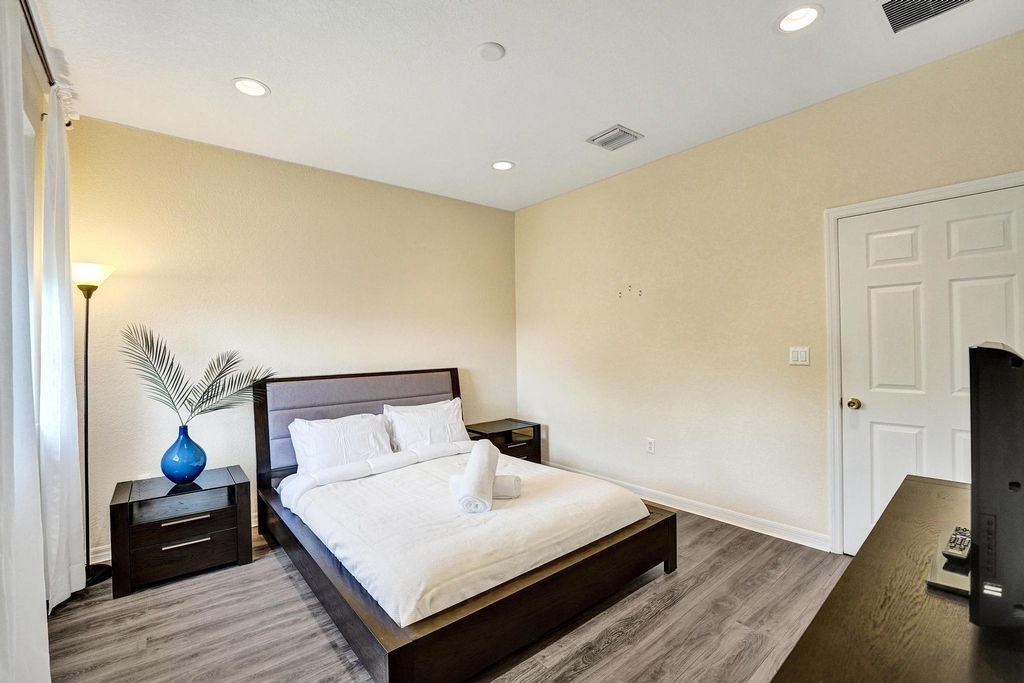 852 Nw 9th Street - Photo 33