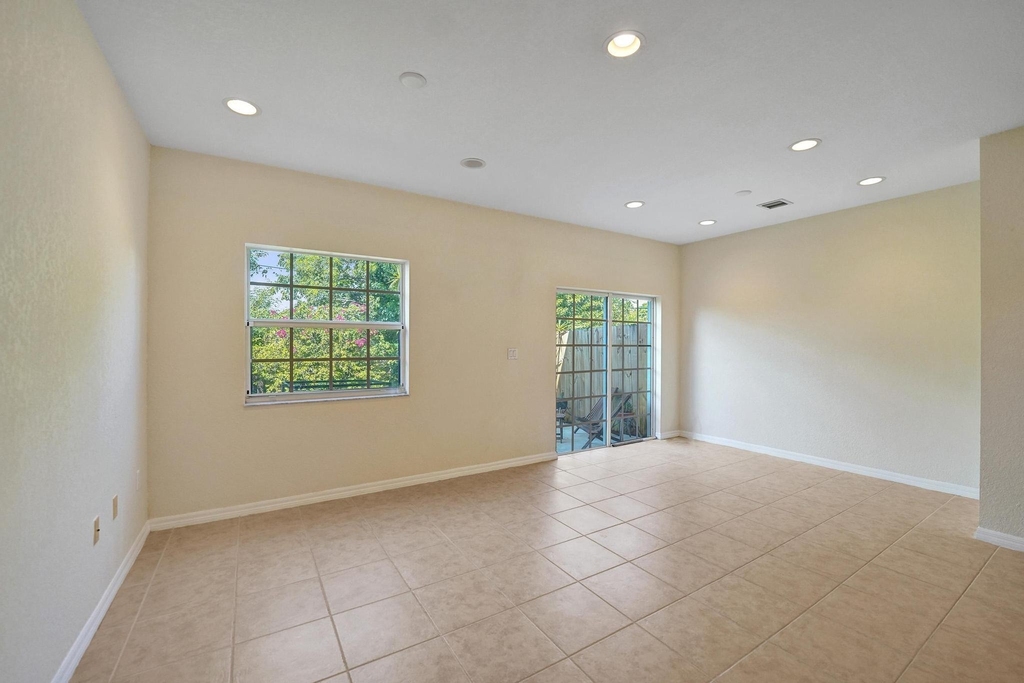 852 Nw 9th Street - Photo 19