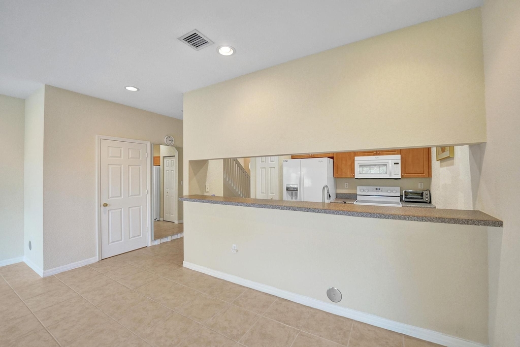 852 Nw 9th Street - Photo 16