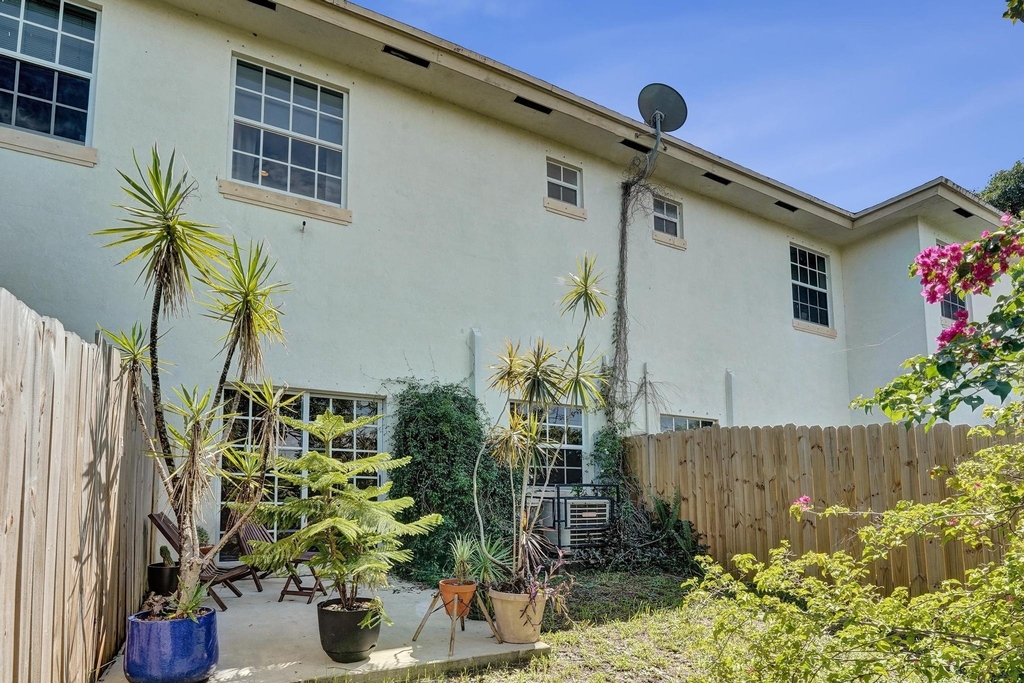 852 Nw 9th Street - Photo 27