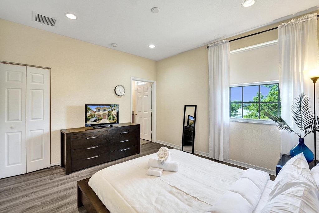 852 Nw 9th Street - Photo 32