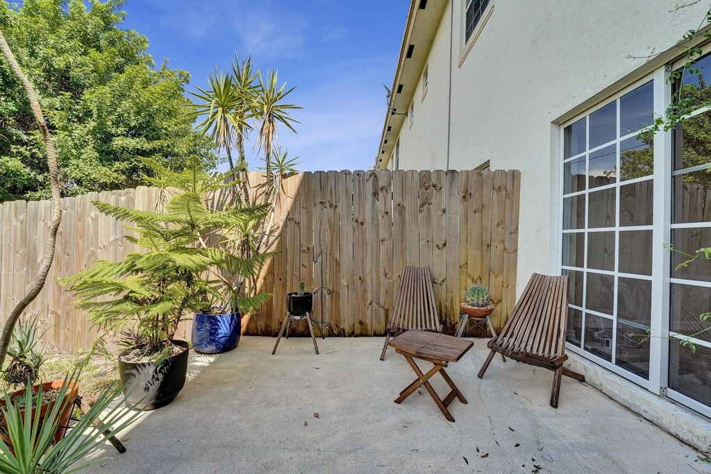 852 Nw 9th Street - Photo 25