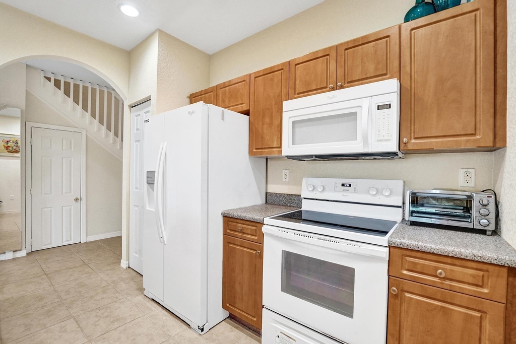 852 Nw 9th Street - Photo 9