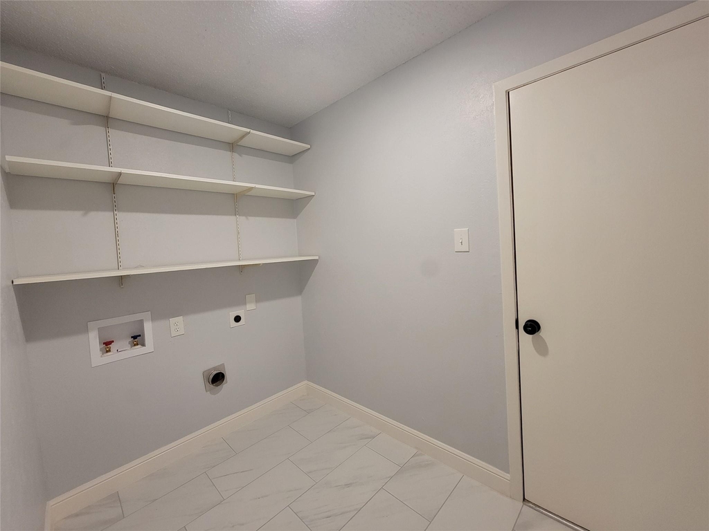 7405 Pinehurst Drive W - Photo 32