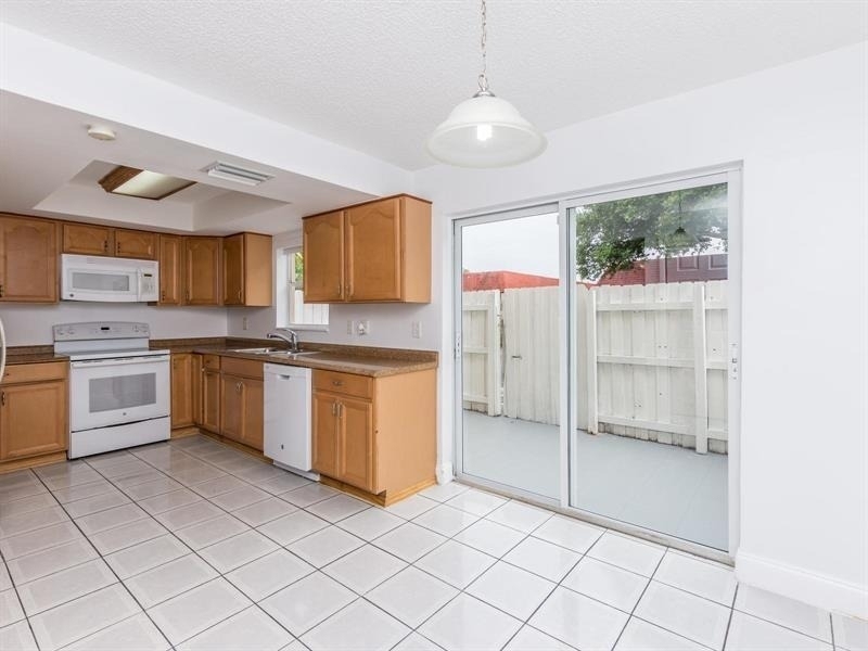 7918 Kimberly Boulevard - Photo 11