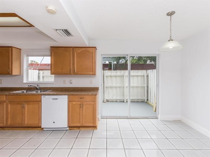 7918 Kimberly Boulevard - Photo 10