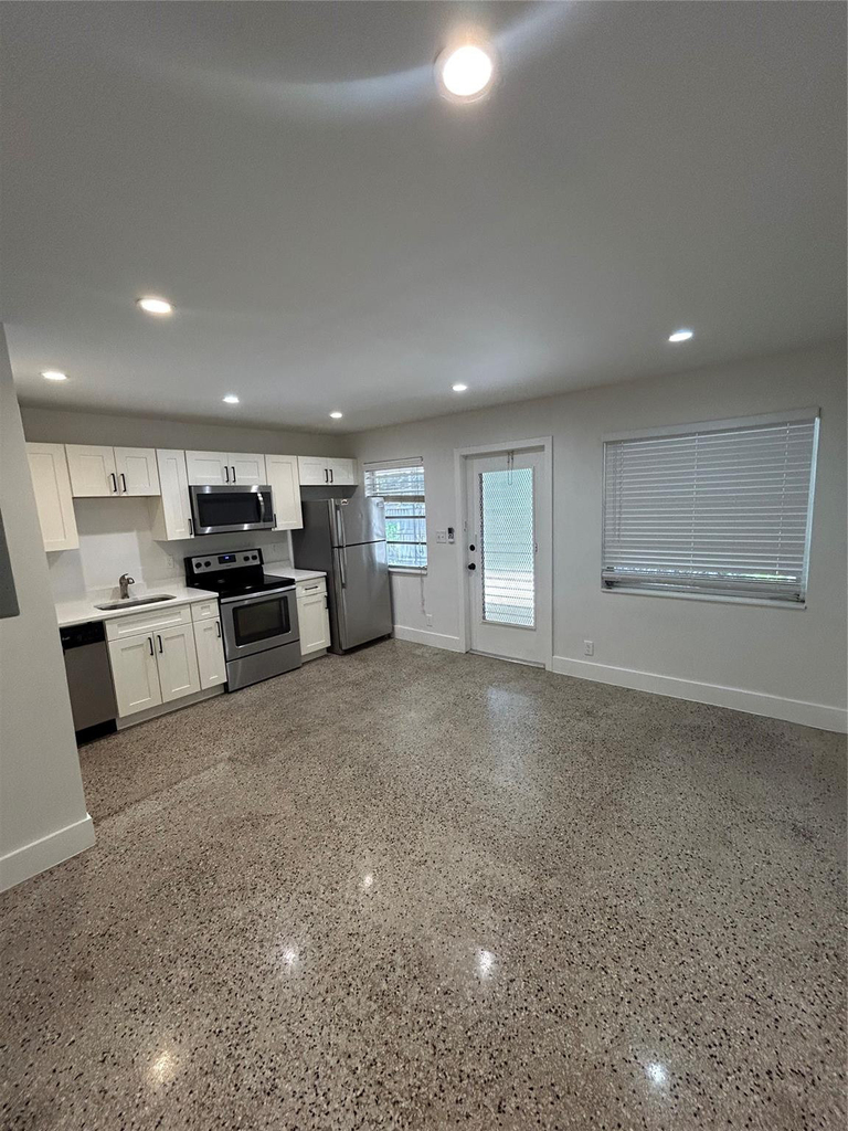 820 N Victoria Park Road - Photo 3