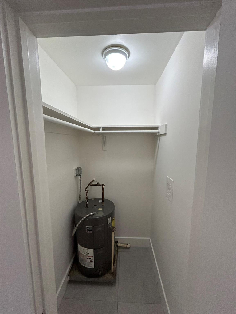820 N Victoria Park Road - Photo 8
