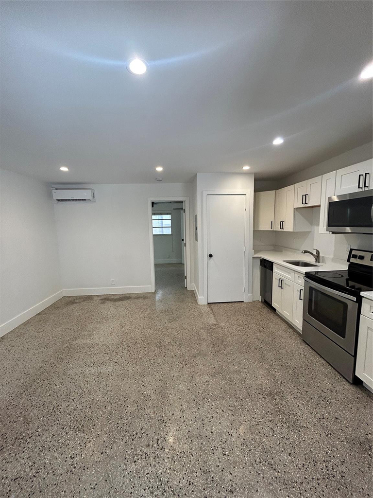820 N Victoria Park Road - Photo 1