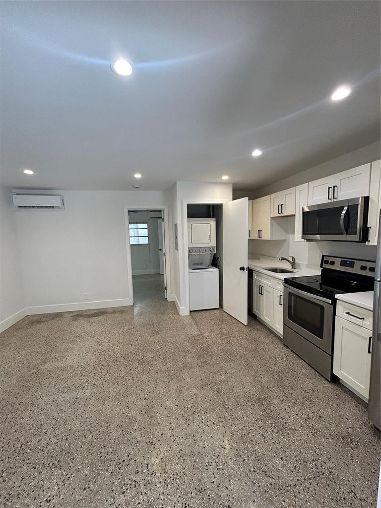 820 N Victoria Park Road - Photo 0