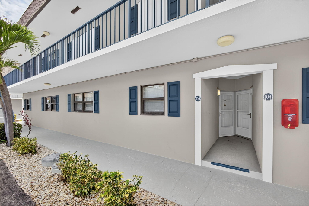 755 Saturn Street - Photo 0