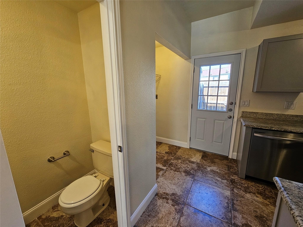 216 Samuel Boulevard - Photo 13