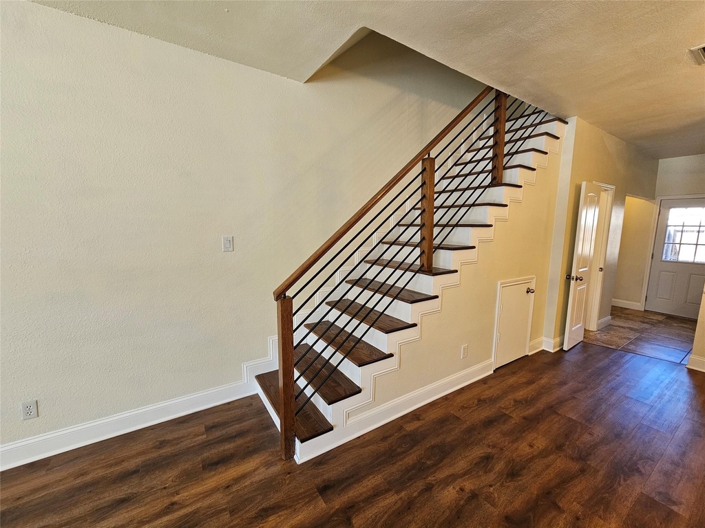 216 Samuel Boulevard - Photo 9
