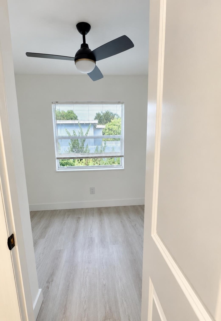 801 Nw 105th Street - Photo 4
