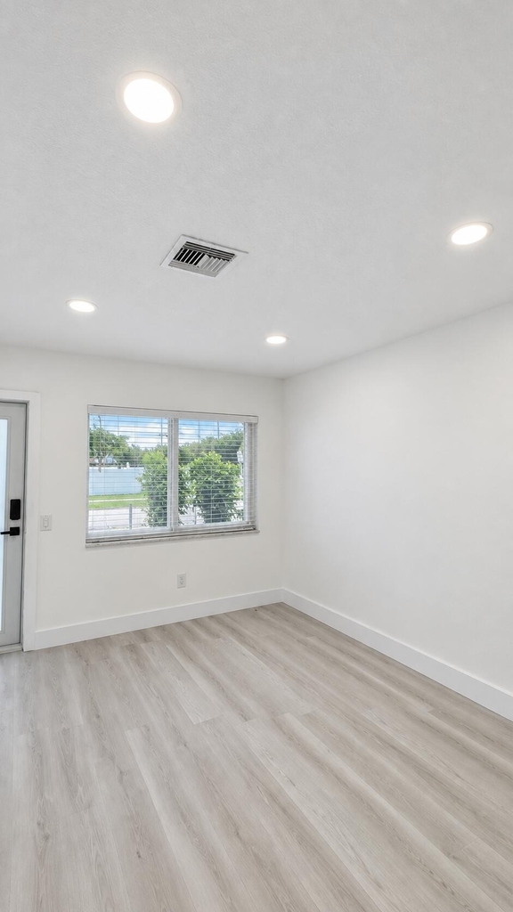801 Nw 105th Street - Photo 2