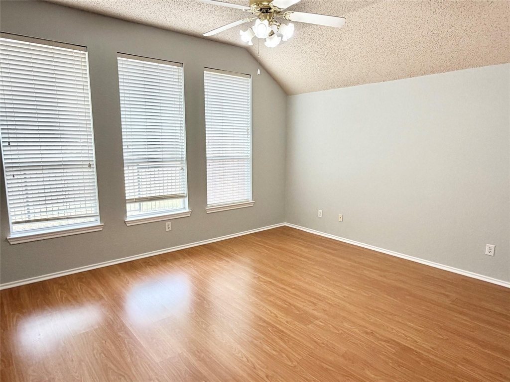 140 Fallkirk Drive - Photo 14