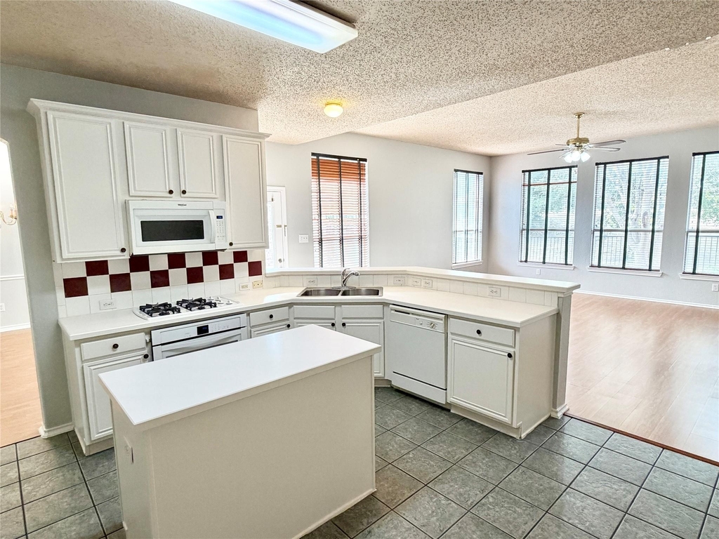 140 Fallkirk Drive - Photo 10